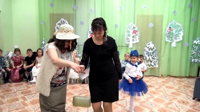 Новогодний утренник 2017 Казань видеосъемка утренника тел.: 8(987)266-31-88 смотреть онлайн