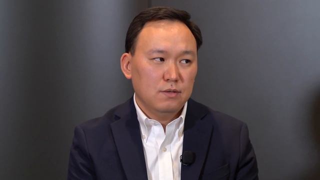 «PR hub. Выпуск №5. Баглан Айдашов и долгий путь к собственному призванию» смотреть онлайн