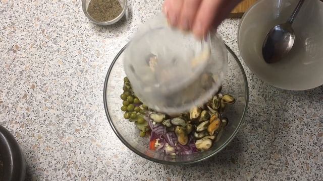 Салат с мидиями. Салат на Праздничный стол! смотреть онлайн