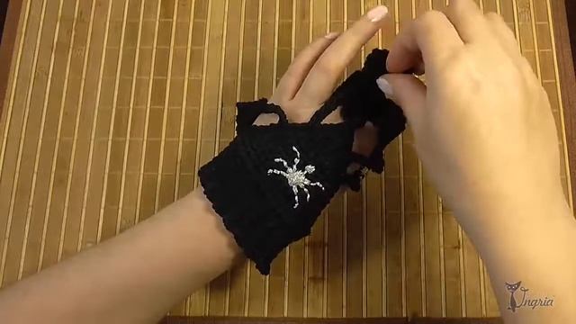 ஐ Идея костюма на Хэллоуин ஐ Вязаные митенки Пауки. смотреть онлайн