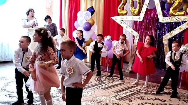 "КРУЧЕ ВСЕХ" ТАНЕЦ ДЕТЕЙ - (КВЕСТ-ПИСТОЛС И ОПЕН КИДС) смотреть онлайн