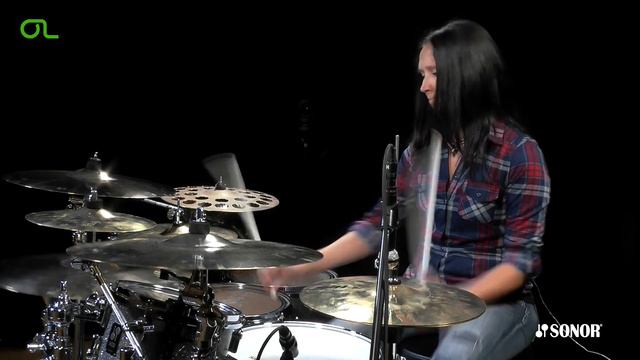 AQ2 Performance: Emmanuelle Caplette "Piece For Four" смотреть онлайн