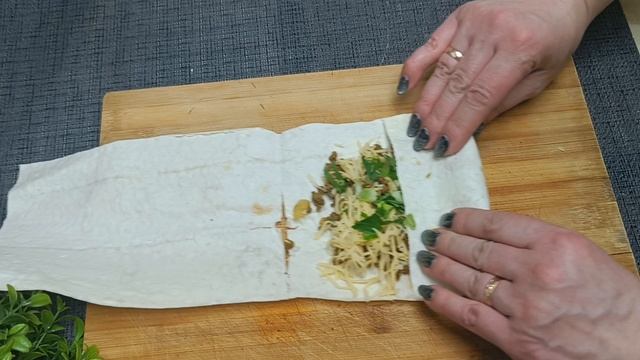 Беру обычный ФАРШ и ЛАВАШ, а получается такая ВКУСНЯТИНА! Очень вкусный обед или ужин.