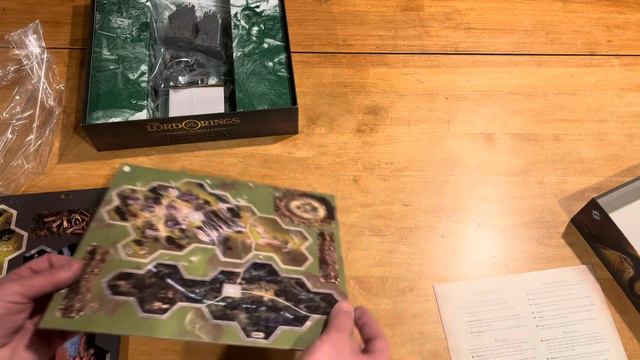 The Lord of the Rings: Journeys in Middle Earth Spreading War Exp - Unbiased Unboxing w/John LaRuff смотреть онлайн