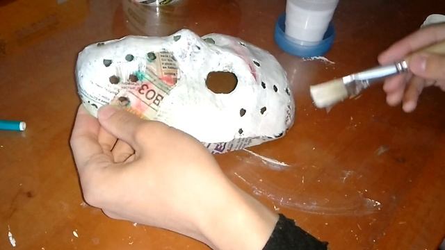 Как сделать маску Джейсона из папье-маше смотреть онлайн