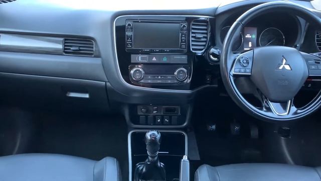 17'17 Mitsubishi Outlander DI-D4 2.3 AWD finished in Orient Red metallic смотреть онлайн