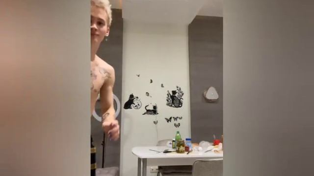 ПОСЛЕ ТАНЦА ДАНЯ МИЛОХИН ШВЫРНУЛ ТЕЛЕФОН В СТОРОНУ И ВОТ ЧТО ИЗ ЭТОГО ВЫШЛО‼️? смотреть онлайн