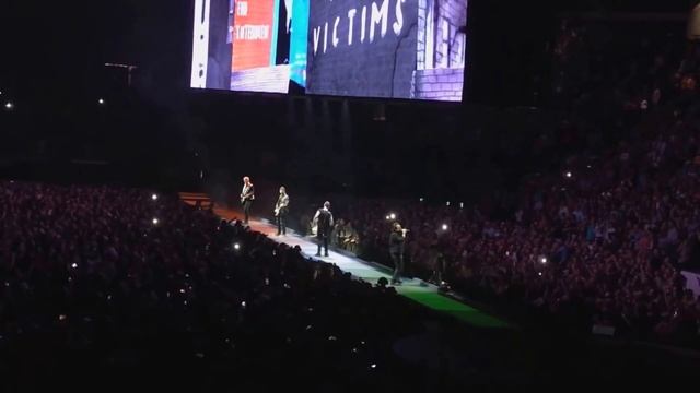 U2: "Sunday Bloody Sunday" Live - eXPERIENCE + iNNOCENCE Tour @ The Forum (HD) смотреть онлайн