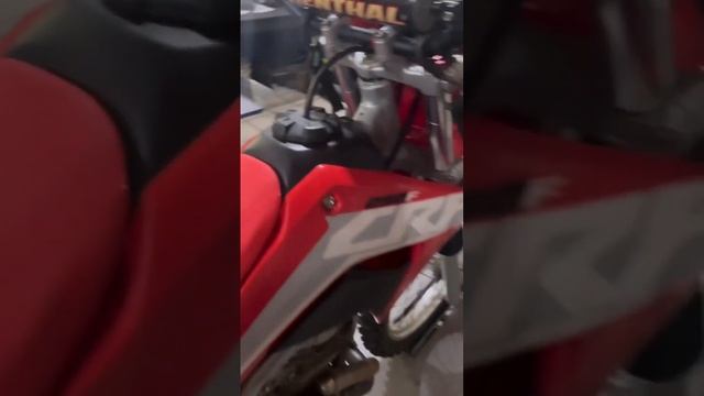 Instalação Módulo SVPro Servitec na crf250f com comando MCRParts смотреть онлайн