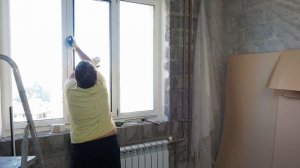 Распакечиваем створку в пластиковом окне