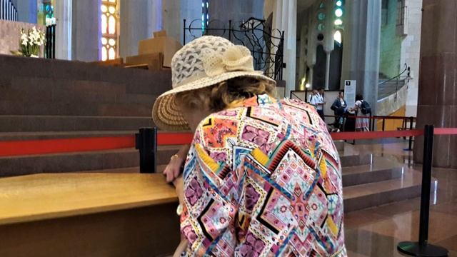 Искупительный Храм Святого Семейства - Саграда Фамилия. Барселона. смотреть онлайн