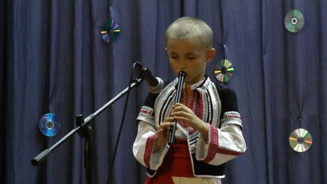 «Козацький марш». На сопилке играет Гонтарь Иван, 13 отр. смотреть онлайн