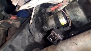 Как снять/поставить стартер Рено Меган 2 (не забудьте снять клемму с аккумулятора!)