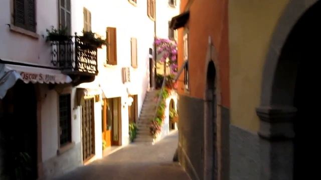 A walk through Limone sul Garda at 06:30h - Gardasee - Lago di Garda смотреть онлайн