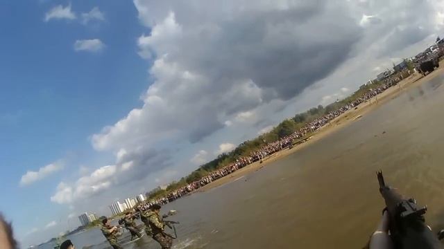 Высадка десанта на берег с БТР - СК Невские Рексы смотреть онлайн