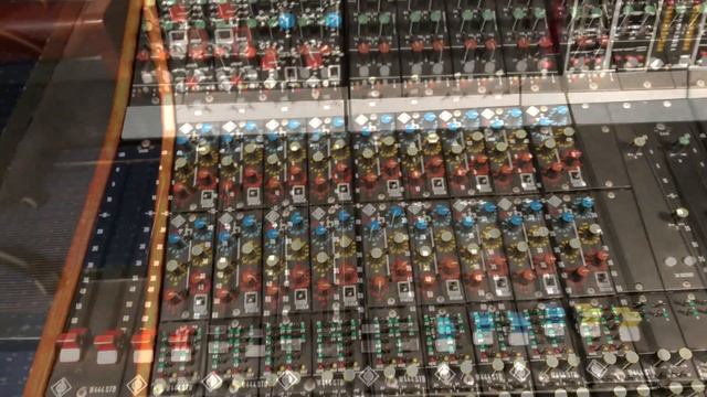 Neumann N20 | vintage analog recording desk смотреть онлайн