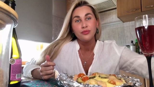 МУКБАНГ ‼️СДЕЛАЛА ЧЕТЫРЁХЭТАЖНУЮ ПИЦЦУ И РАССКАЗЫВАЮ ПРО СВОЕГО ВАЛЕНТИНА