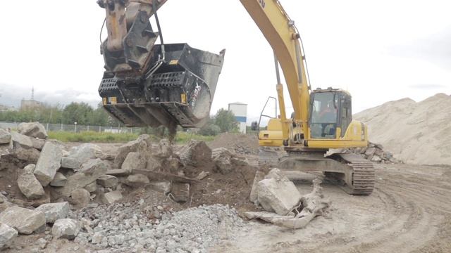 Дробление армированного бетона ковш дробилка Simex дробильный ковш на экскаватор смотреть онлайн