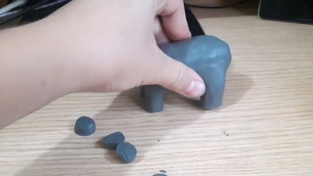 Лепим белого носорога смотреть онлайн