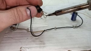 Простейший Преобразователь 1.5-12 вольт.  На одном транзисторе!