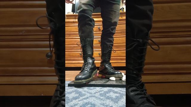 Dr. Martens Combat Boots Crush Marshmallows And A Danish To Nothing смотреть онлайн