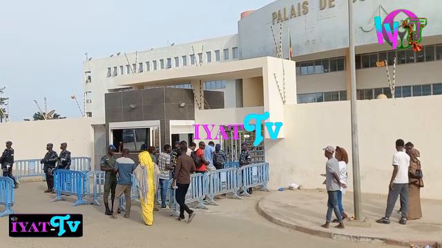 Urgent😡Ça Chauffe à Dakar tribunal délibération du procès... смотреть онлайн