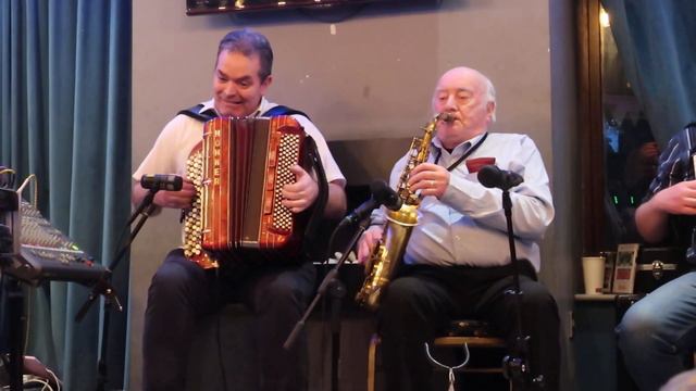 Patsy Irwin playing more tunes at Cork Accordion Club 16th February 2024 смотреть онлайн