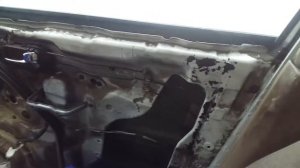 Дверь водителя заклинила