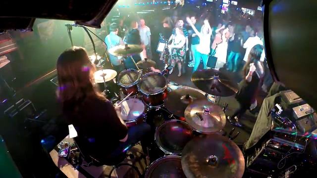 Enrique Iglesias "I Like It" by Oracle (LIVE DRUM CAM) смотреть онлайн