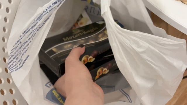 ВЛОГМАС || Как украшен ЦУМ к новому году || Скидки в Brocard || Обсчитали в МЕТРО смотреть онлайн