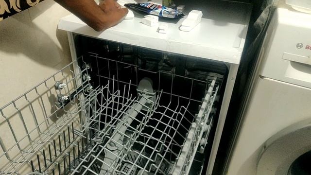 Bosch dishwasher demo/tablets salt and rinseaid /how to use complete guide #12place setting/ #finis смотреть онлайн