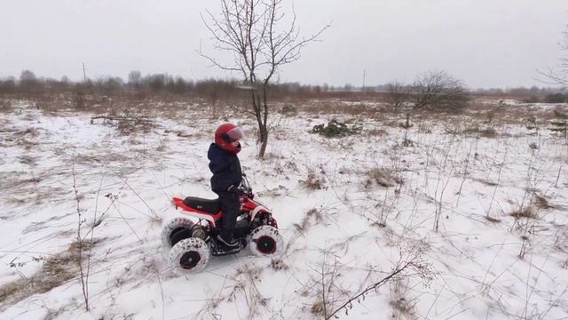 Electric quad iq 120 child 3 years on snow 800 w смотреть онлайн