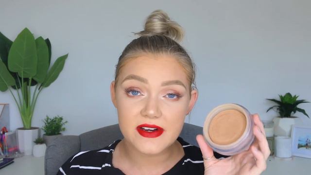 JANUARY FAVOURITES смотреть онлайн