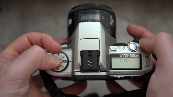 Minolta Dynax/Maxxum 5 (35mm Film Camera): In Depth Look