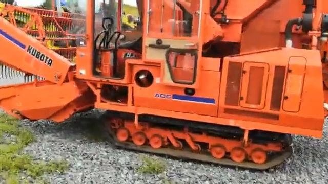 Японский зерновой комбайн Kubota AX60 смотреть онлайн