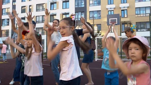 Ура! Зажигает детвора! ЖК "Цветы Башкирии" смотреть онлайн