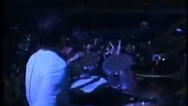 Metallica - Enter Sandman (S&M) Lars Ulrich Angle