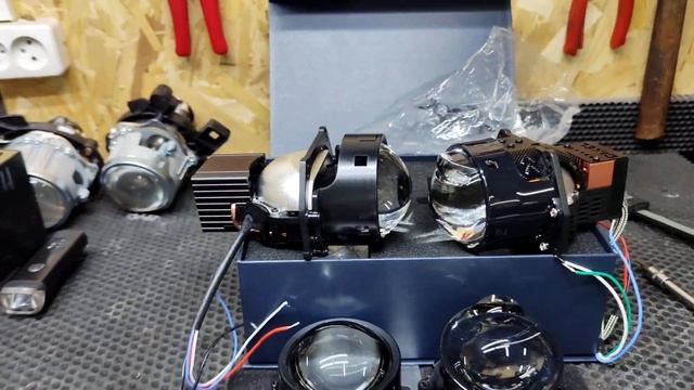 Dixel d1500 vs Aozoom dlpd07. Сравнительный обзор и тест диодных линз. смотреть онлайн