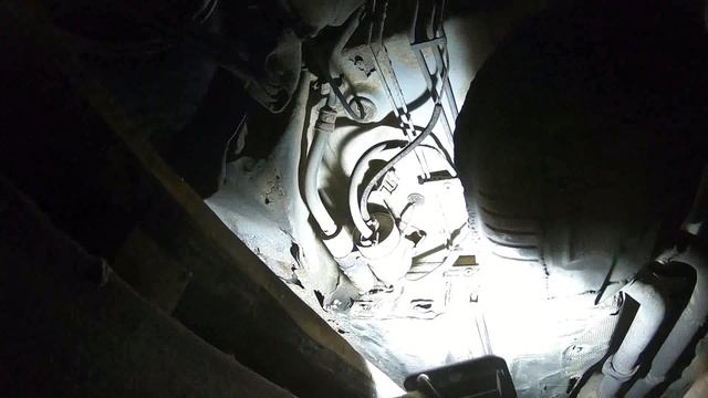 Обзор днища Мерседес W210 и замер компрессии М112 смотреть онлайн