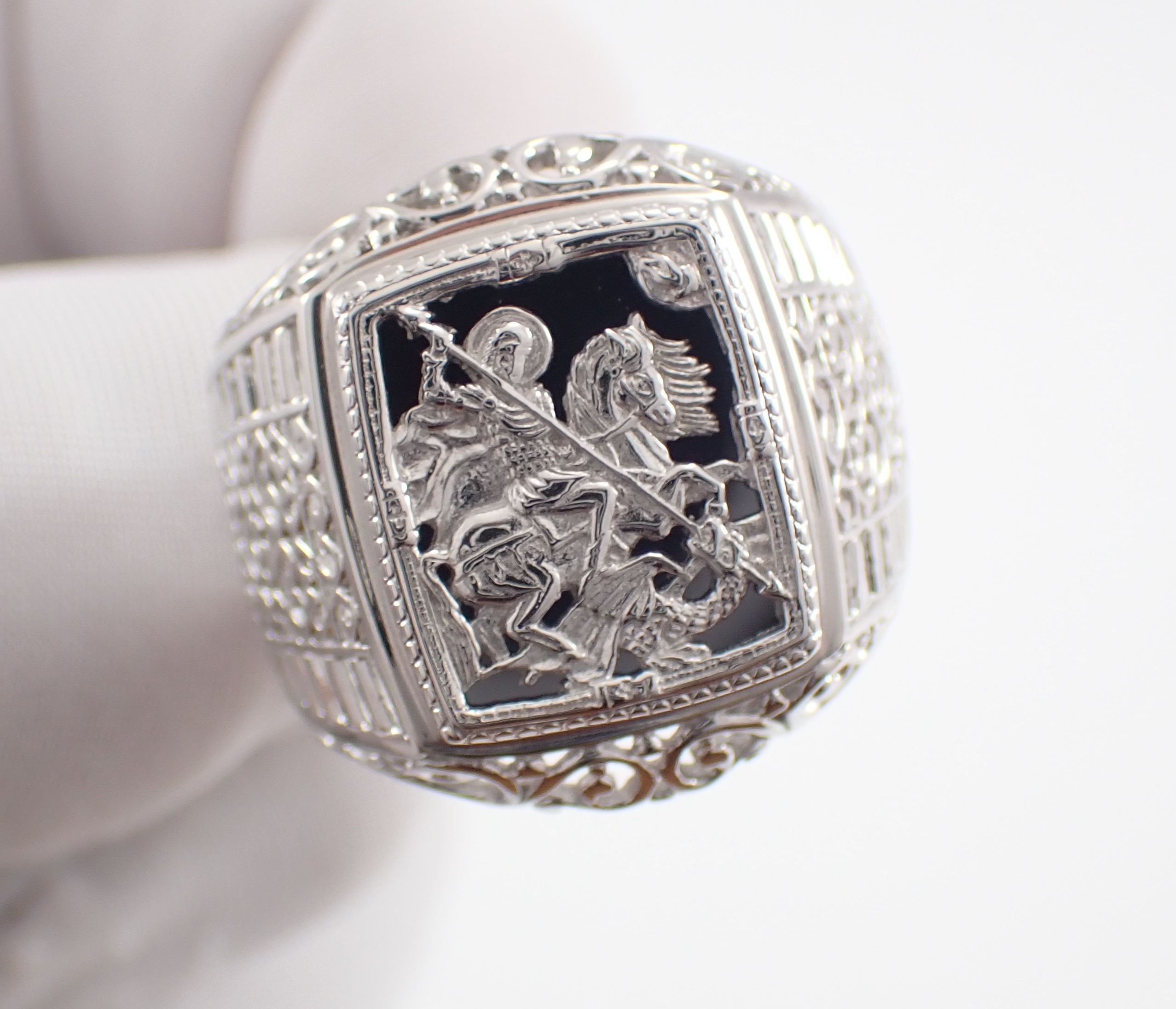 Печатка Мужская Георгий Победоносец, Артикул КМ-137_9_с, серебро 925 пробы смотреть онлайн