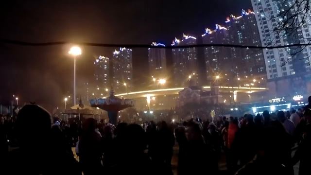 КИТАЙ / СУЙФЭНЬХЭ / ФЕВРАЛЬ 2019 / ПРАЗДНИК ФОНАРЕЙ / ПРЯЧЕМ КУПЮРУ В РЕСТОРАНЕ У ЮРЫ смотреть онлайн