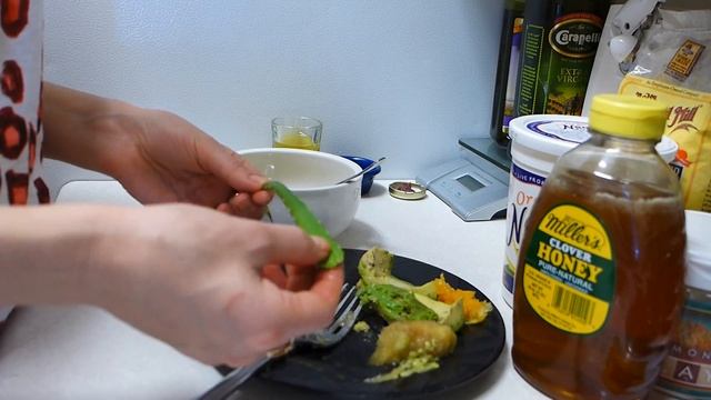 Маска для лица, из подручных средств. Увлажняющая, питательная. смотреть онлайн