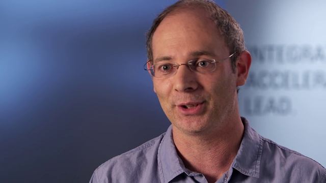 A LinuxCon Sneak Peek: Oracle on How Cloud is Changing the Operating System смотреть онлайн