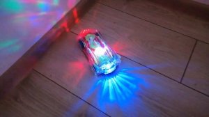 Машинка светящаяся с шестеренками