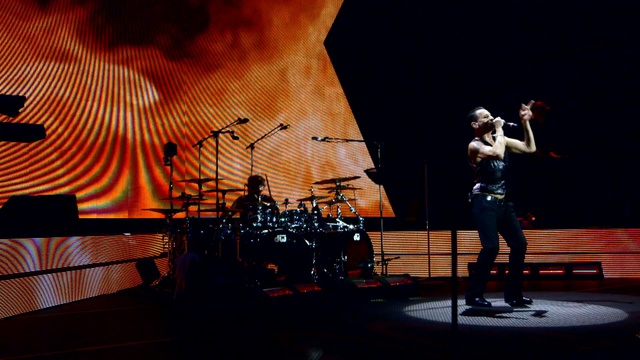 Depeche Mode "Should Be Higher" (Live) смотреть онлайн