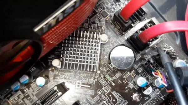 Компьютер включается, но нет изображения на мониторе