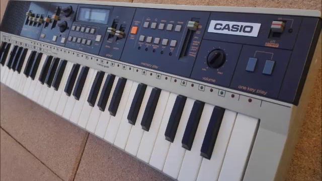 Casio, Casiotone, MT-70, Vintage mini Keyboard with Analog Drums! Sounds & Rhythms смотреть онлайн