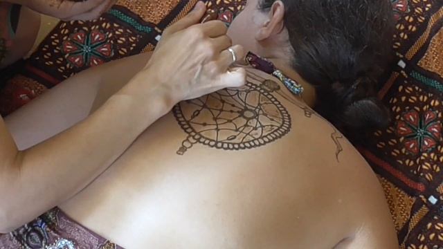 Мехенди. Как нарисовать хной Ловец снов. Олеся Лесная смотреть онлайн