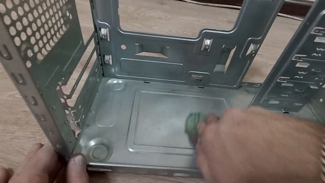 Переделываем корпус из 2000-х \ модинг своими руками \ кастомный корпус своими силами смотреть онлайн