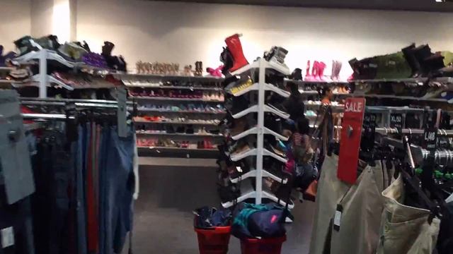 Offprice — магазины одежды в Москве со 150 брендами и выгодой 40-85%. смотреть онлайн